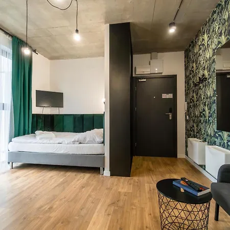 Hotel apartamentowy Silver Place *